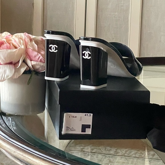 Chanel Mules ( Authentic) - Picture 4 of 8
